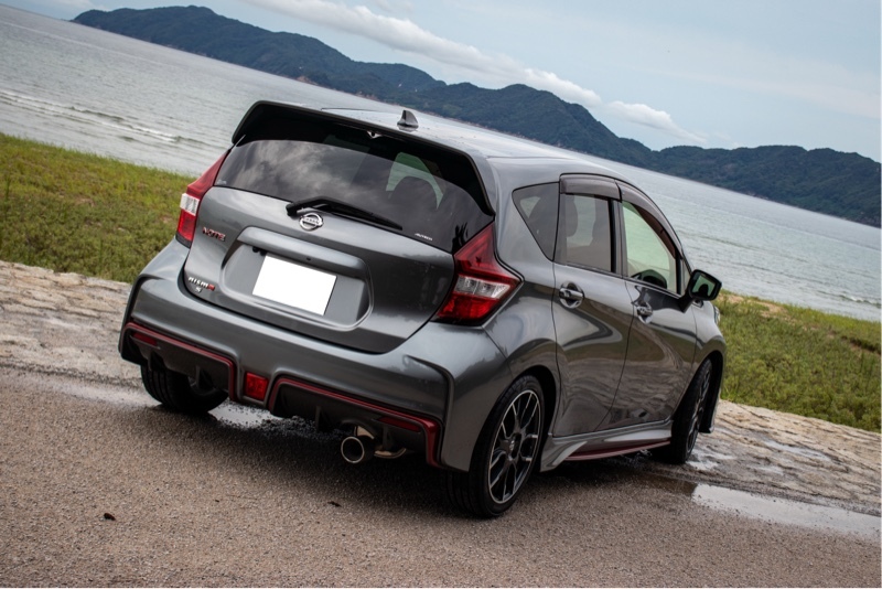 日産 ノート ニスモ S(MT_1.6)