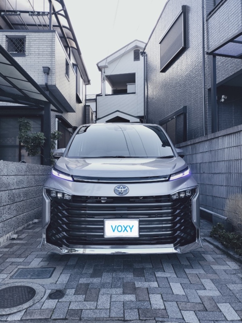 トヨタ ヴォクシー ハイブリッド