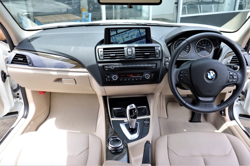 BMW 1シリーズ ハッチバック 116i ファッショニスタ_RHD(AT_1.6)