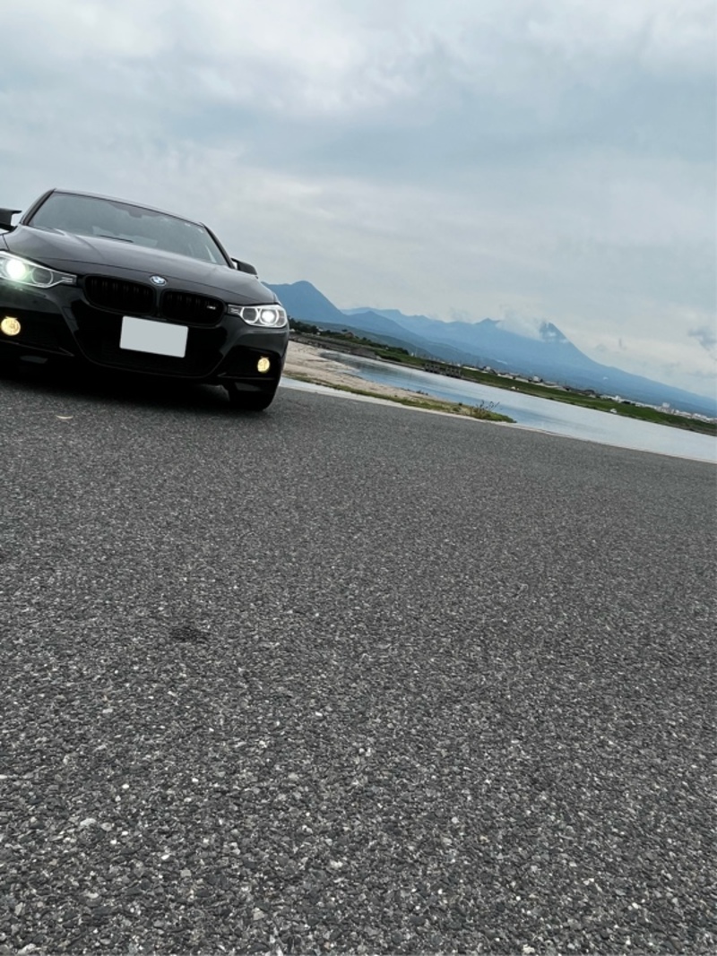BMW 3シリーズ セダン 320i Mスポーツ_RHD(AT_2.0)