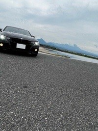 BMW 3シリーズ セダン 320i Mスポーツ_RHD(AT_2.0)