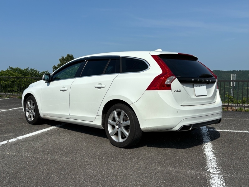 ボルボ V60 D4 SE_RHD(AT_2.0)