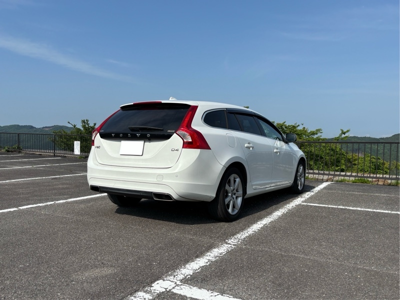 ボルボ V60 D4 SE_RHD(AT_2.0)