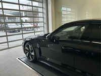アウディ e-tron GT e-トロン GT クワトロ_RHD_4WD(AT)