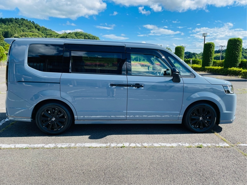 ホンダ ステップワゴンスパーダ e:HEV スパーダ プレミアムライン ブラックエディション_7人乗り (CVT_2.0)