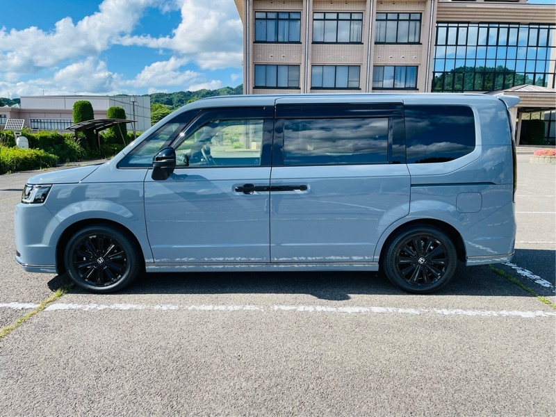 ホンダ ステップワゴンスパーダ e:HEV スパーダ プレミアムライン ブラックエディション_7人乗り (CVT_2.0)