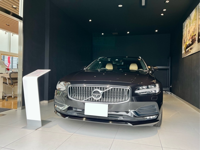 ボルボ V90 D4 インスクリプション_RHD(AT_2.0)