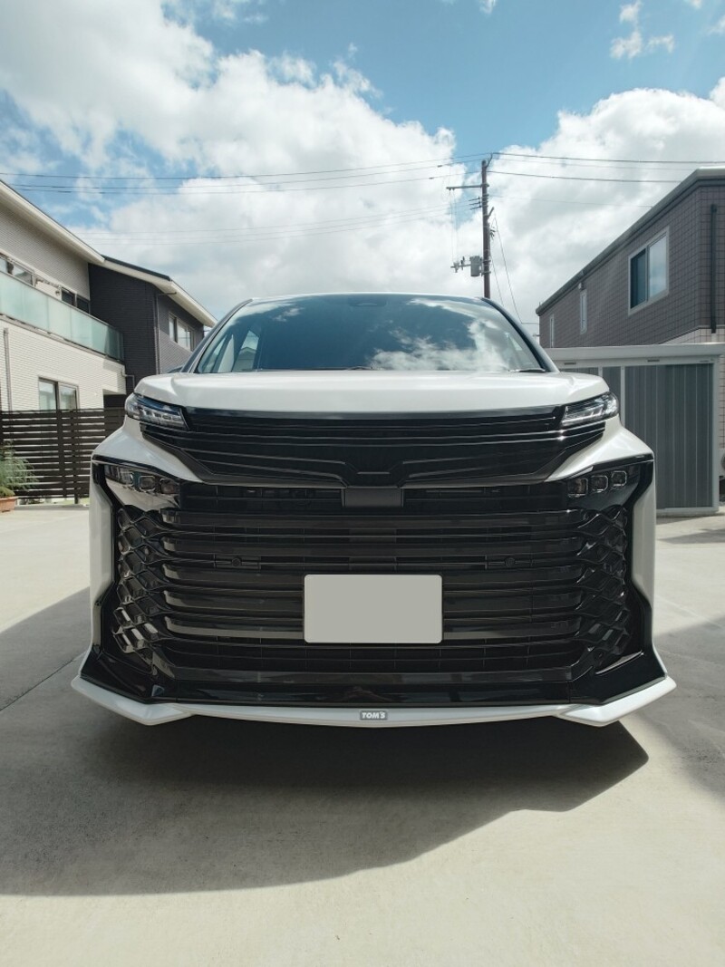 トヨタ ヴォクシー ハイブリッド S-Z_7人乗り_E-Four(CVT_1.8_ハイブリッド)