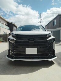 トヨタ ヴォクシー ハイブリッド S-Z_7人乗り_E-Four(CVT_1.8_ハイブリッド)
