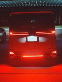 トヨタ ヴォクシー ハイブリッド S-Z_7人乗り_E-Four(CVT_1.8_ハイブリッド)