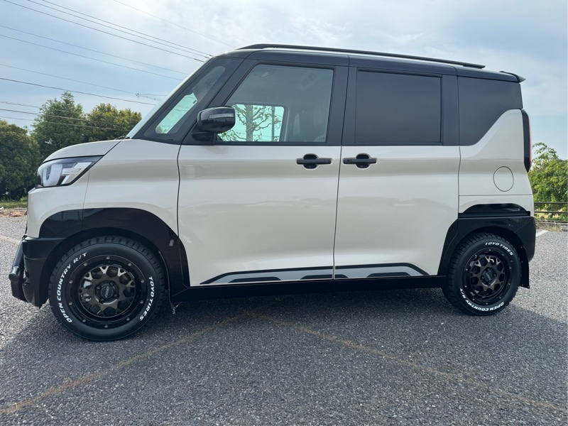 三菱 デリカミニ Tプレミアム_4WD(CVT_0.66)