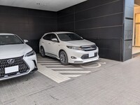 トヨタ ハリアーハイブリッド ハイブリッド プレミアム_4WD(CVT_2.5)