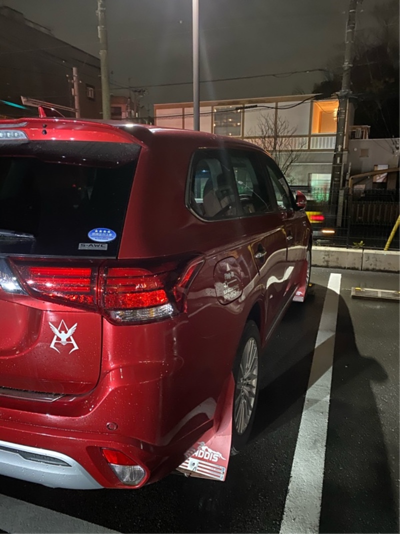 三菱 アウトランダーPHEV G プラスパッケージ_4WD(2.4)