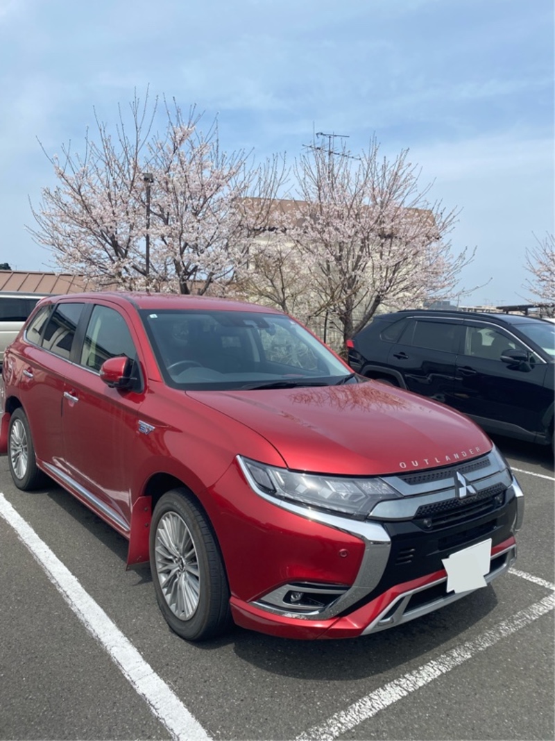 三菱 アウトランダーPHEV G プラスパッケージ_4WD(2.4)