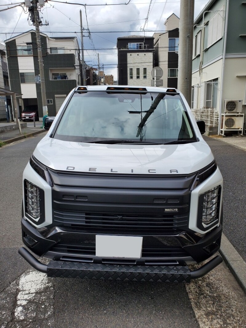 三菱 デリカD:5 シャモニー(電動サイドステップ非装着車)_8人乗り_4WD(AT_2.3)