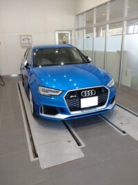 アウディ RS3 スポーツバック RS3 スポーツバック_RHD_4WD(AT_2.5)