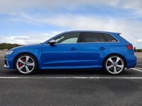 アウディ RS3 スポーツバック RS3 スポーツバック_RHD_4WD(AT_2.5)