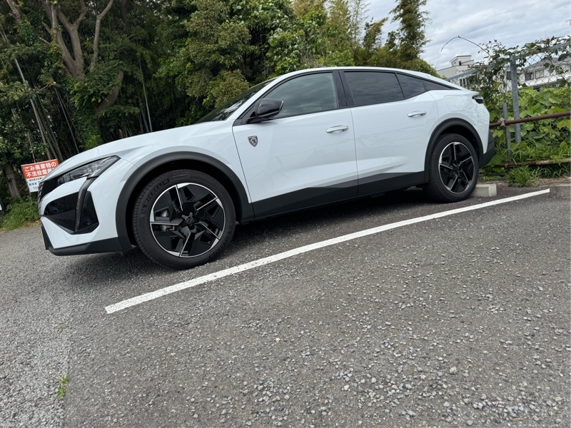 プジョー 408 PHEV GT ハイブリッド_RHD(EAT_1.6)