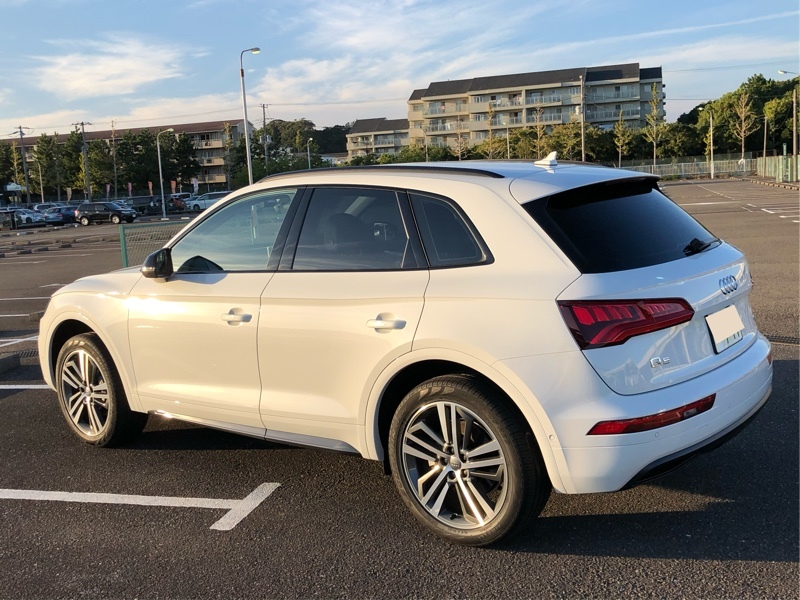 アウディ Q5 Q5 TDI ファーストエディション ブラックスタイリング_RHD_4WD(AT_2.0)