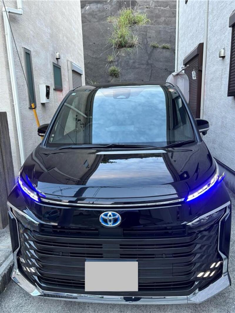 トヨタ ヴォクシー ハイブリッド S-Z_7人乗り(CVT_1.8_ハイブリッド)