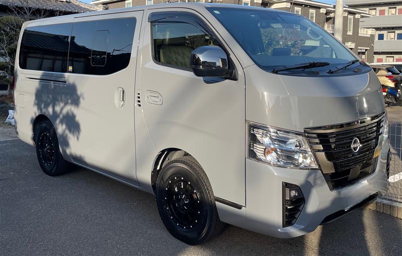 日産 キャラバン バン グランドプレミアムGX ロングボディ 低床_5人乗り_5ドア(AT_2.4_ディーゼル)