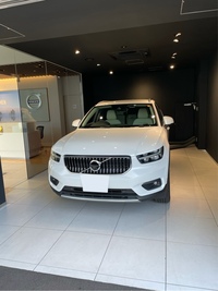 ボルボ XC40 B4 AWD インスクリプション_RHD_AWD(AT_2.0)