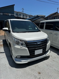 トヨタ ノア ハイブリッド
