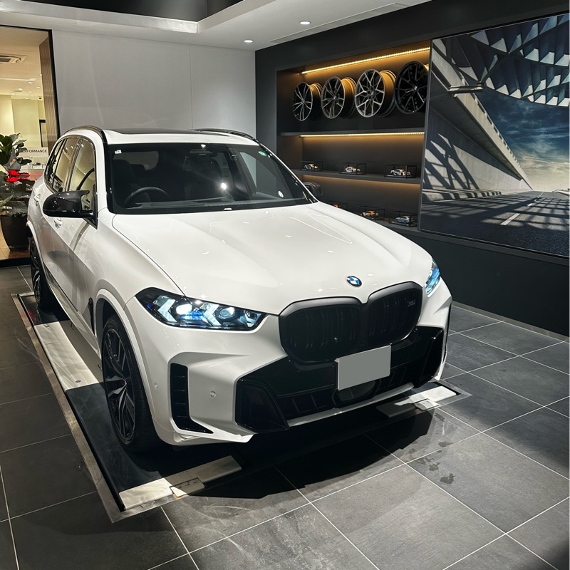 BMW X5 M60i xドライブ_RHD_4WD(AT_4.4)