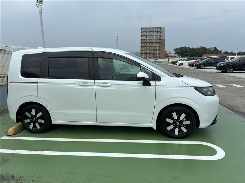 ホンダ フリード e:HEV エアー EX_6人乗り(CVT_1.5)