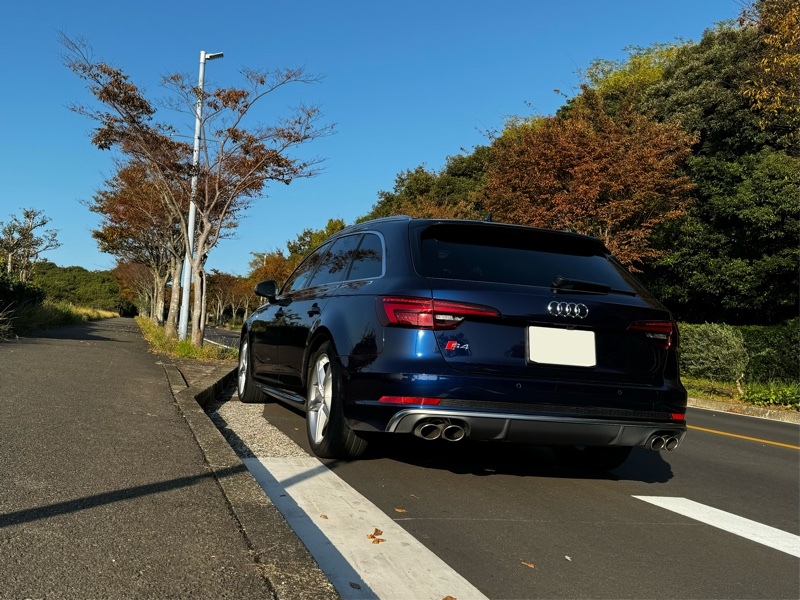 アウディ S4 アバント (ワゴン) アバント_RHD_4WD(AT_3.0)