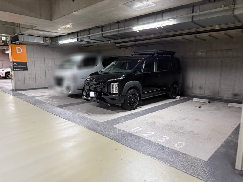 三菱 デリカD:5 G_8人乗り_4WD(AT_2.3)