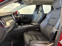ボルボ XC60 プラス B5_RHD(AT_2.0)