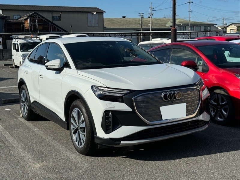 アウディ Q4 e-tron Q4 40 e-tron アドバンスト_RHD(AT)