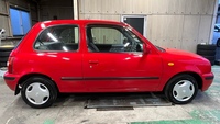 日産 マーチ