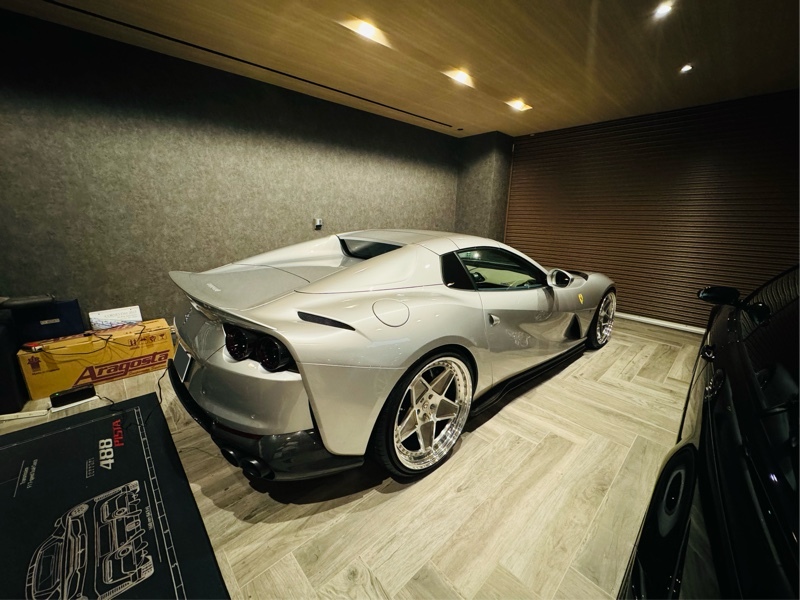 フェラーリ 812GTS 812GTS_LHD(F1DCT_6.5)