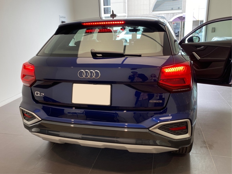 アウディ Q2 35 TDI クワトロ アドバンスト_RHD_4WD(Sトロニック_2.0)