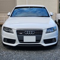 アウディ A4 （セダン） 1.8 TFSI Sライン_RHD(CVT_1.8)