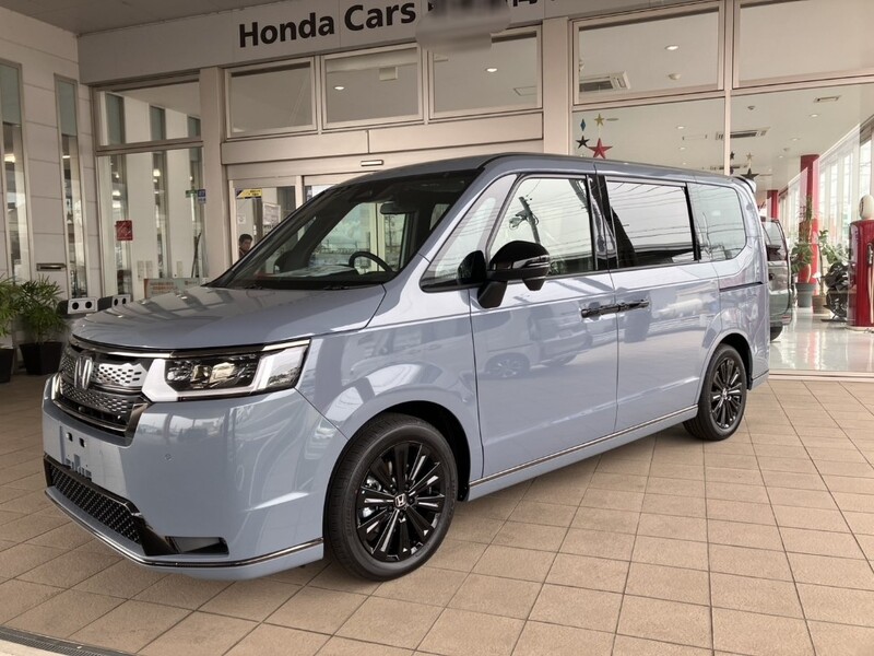 ホンダ ステップワゴンスパーダ e:HEV スパーダ プレミアムライン ブラックエディション_7人乗り (CVT_2.0)
