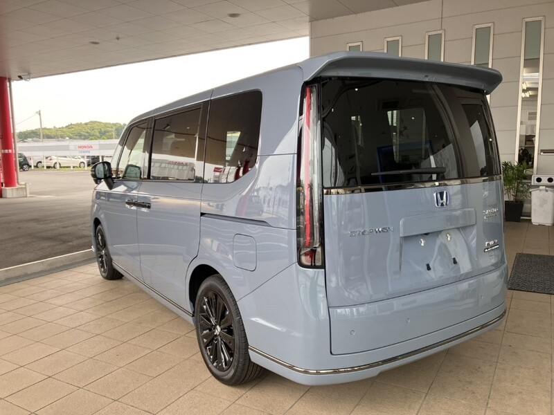 ホンダ ステップワゴンスパーダ e:HEV スパーダ プレミアムライン ブラックエディション_7人乗り (CVT_2.0)