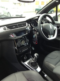 シトロエン DS3 スポーツシック_RHD(MT_1.6)