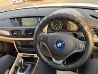 BMW X1 xドライブ20i ファッショニスタ_RHD_4WD(AT_2.0)