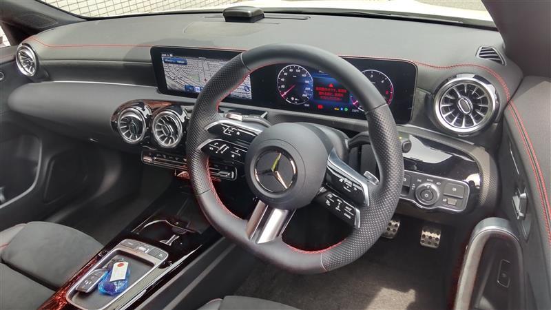 メルセデス・ベンツ CLAクラス CLA200d_RHD(DCT_2.0)【MP202501】