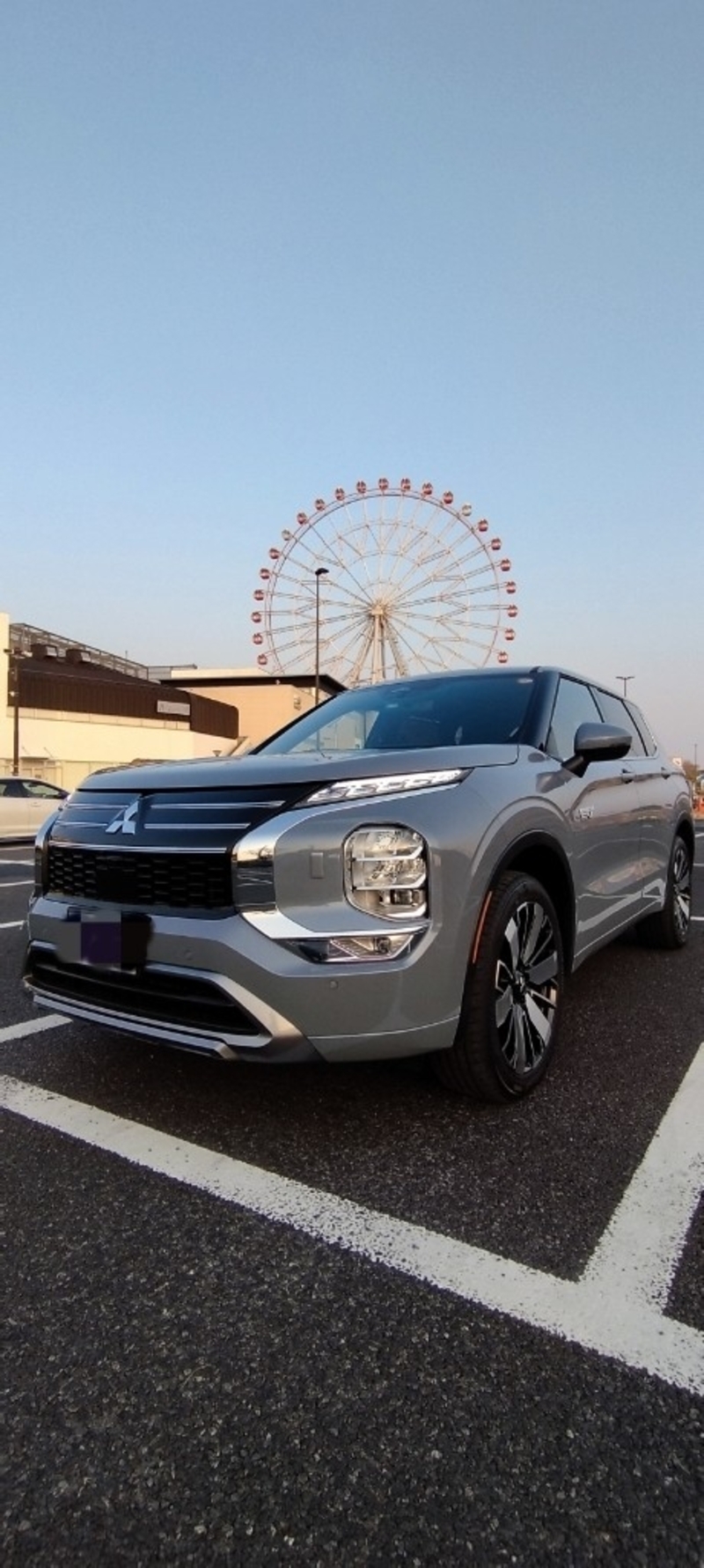 三菱 アウトランダーPHEV P エグゼクティブパッケージ_7人乗り_4WD(2.4)