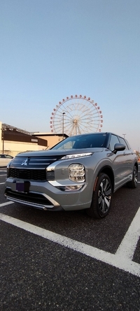 三菱 アウトランダーPHEV P エグゼクティブパッケージ_7人乗り_4WD(2.4)