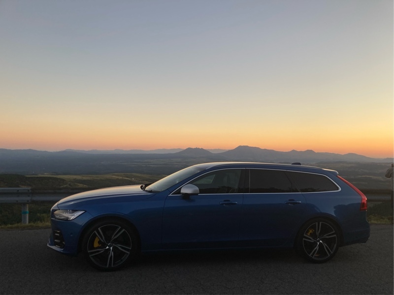 ボルボ V90 T6 AWD Rデザイン_RHD_AWD(AT_2.0)
