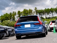 ボルボ V90 T6 AWD Rデザイン_RHD_AWD(AT_2.0)