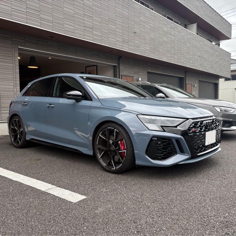 アウディ RS3 スポーツバック RS3 スポーツバック_RHD_4WD(AT_2.5)