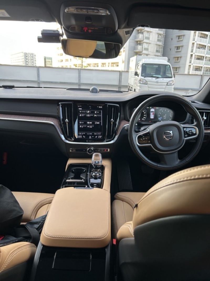 ボルボ V60 プラグインハイブリッド リチャージプラグインハイブリッド T6 AWD インスクリプション_RHD_AWD(AT_2.0)
