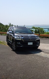 トヨタ ランドクルーザー200 AX“Gセレクション”_8人乗り_4WD (ECT_4.6)