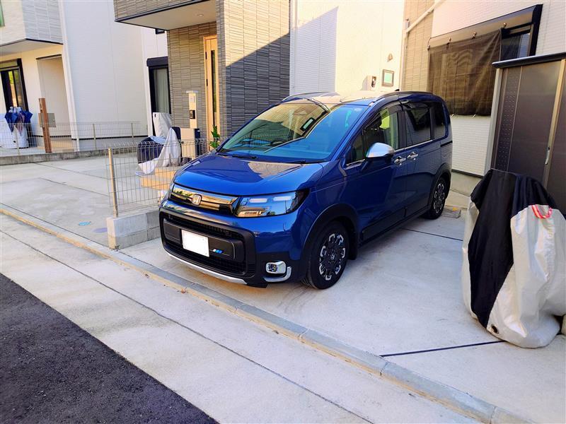 ホンダ フリード e:HEV クロスター_6人乗り(CVT_1.5)